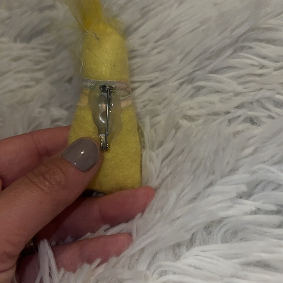 Little ducky good luck pin - Picture 2 of 4